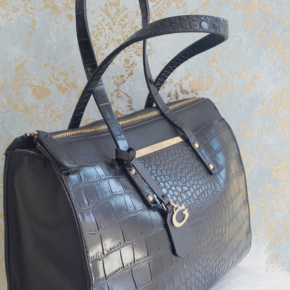 Authentic Guess Shoulder Bag